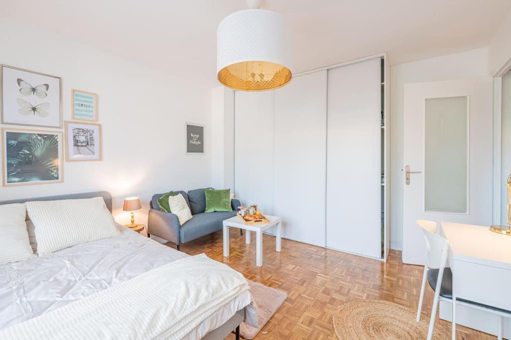 Appartement Suresnes : Appart cosy au pied de Paris La Defense Extérieur photo